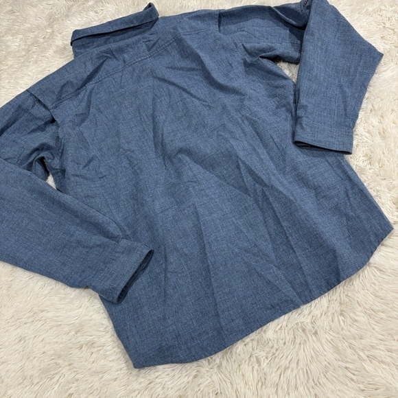 COLUMBIA Size L Blue Chambray Button Up Collared vented hiking shirt - Picture 9 of 12
